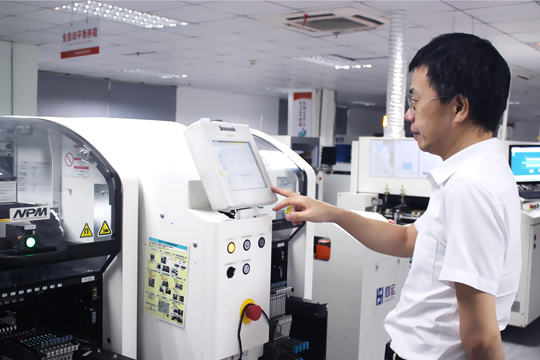 宝安日报报道：OD·综合体育公司顾伟 三十载初心不改 深耕LED显示屏研发